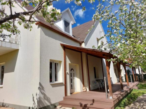 Bridgehaus, Balatonfüred